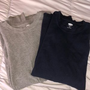 ✨3/$15✨Two Textured Long Sleeve Tees